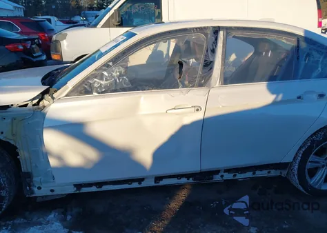 2017 BMW 330I xDrive z USA, uszkodzony, nr VIN WBA8D9G36HNU64353